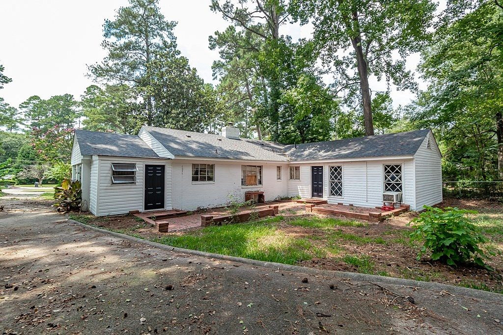2417 Comanche Road Augusta, GA 30904 - Photo 3 of 21