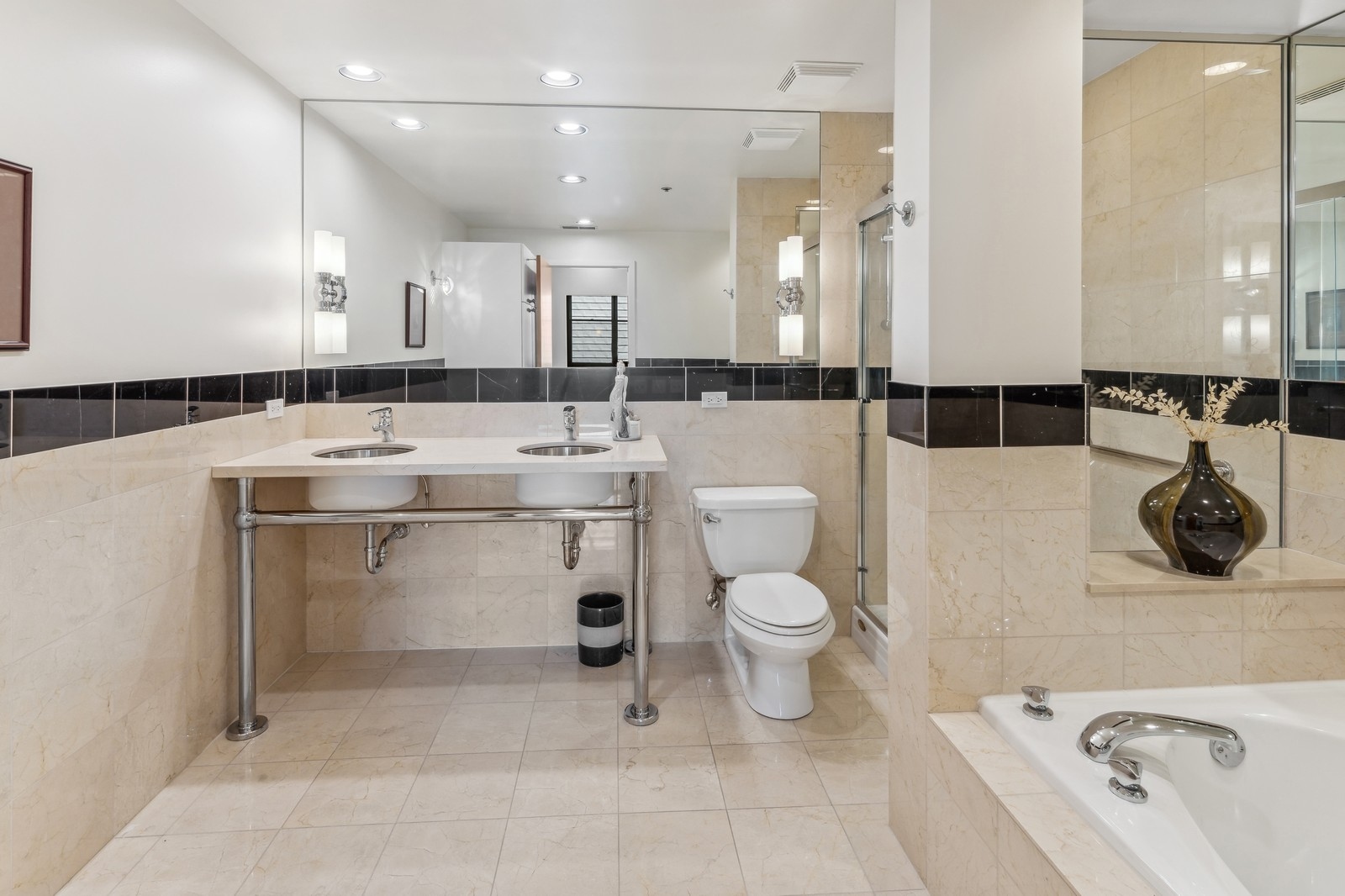 850 West Adams Street, Unit 5E Chicago, IL 60607 - Photo 26 of 34 Gallery Image 26