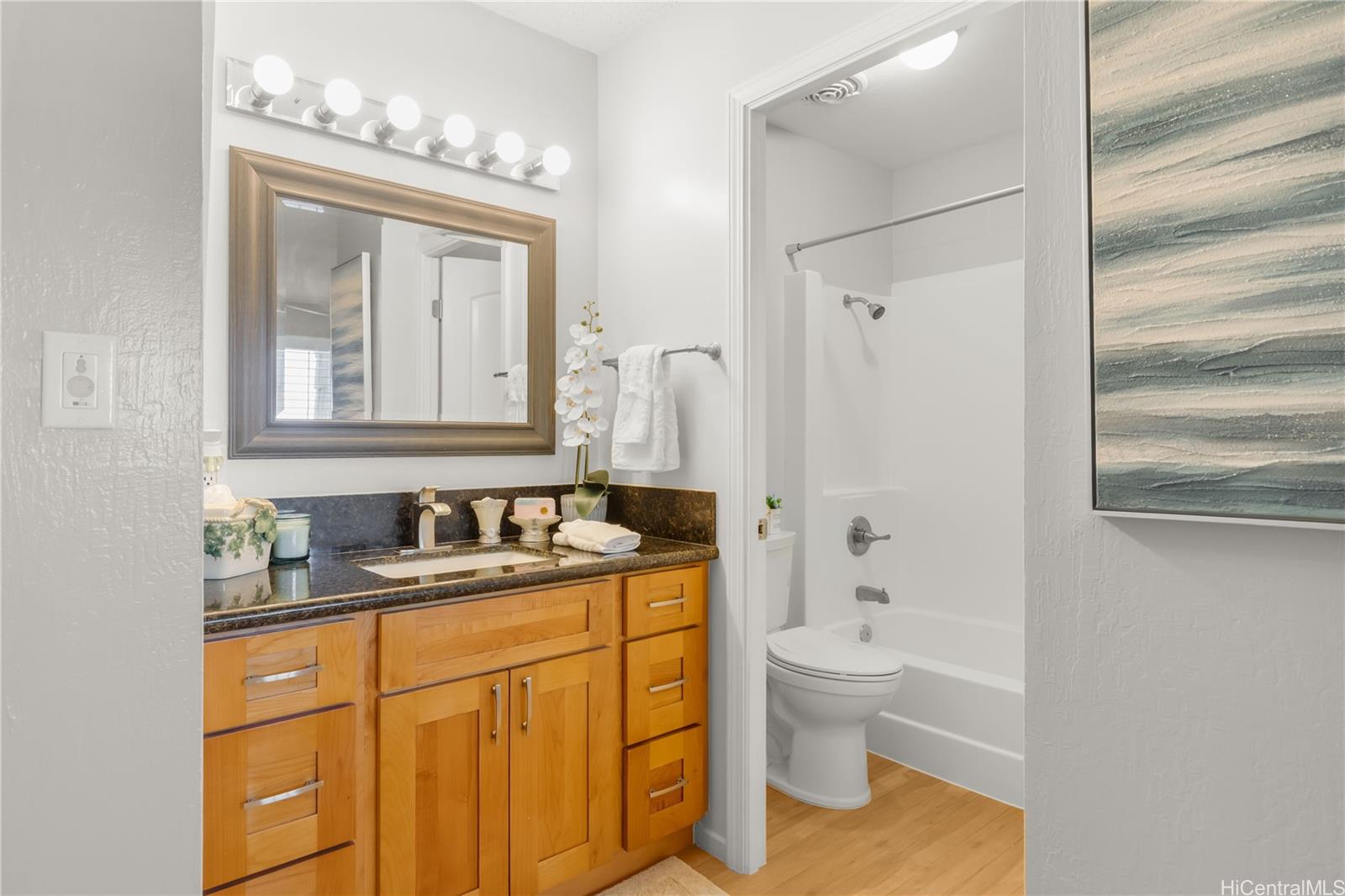 4280 Salt Lake Boulevard, Unit D23 Honolulu, HI 96818 - Photo 23 of 25 Primary bedroom Bathroom