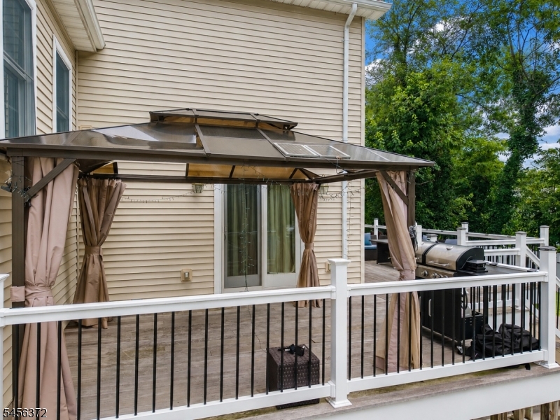207 Stonehouse Road Bloomfield, NJ 07028 - Photo 30 of 49 Gallery Image 30