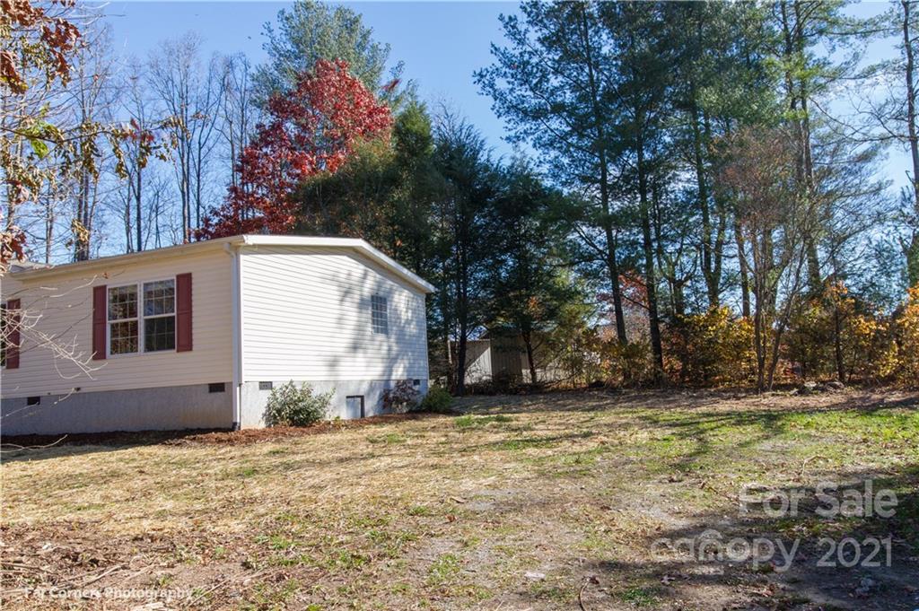27 Russell Road Hendersonville, NC 28792 - Photo 22 of 26 Gallery Image 22