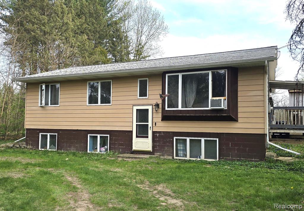 8177 West Mt Morris Road Flushing, MI 48433 - Photo 2 of 18