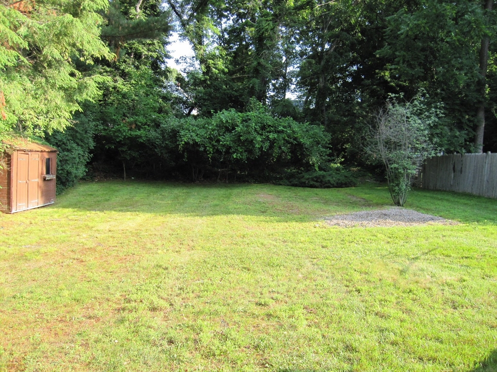 15 Lilian Road Framingham, MA 01701 - Photo 4 of 17