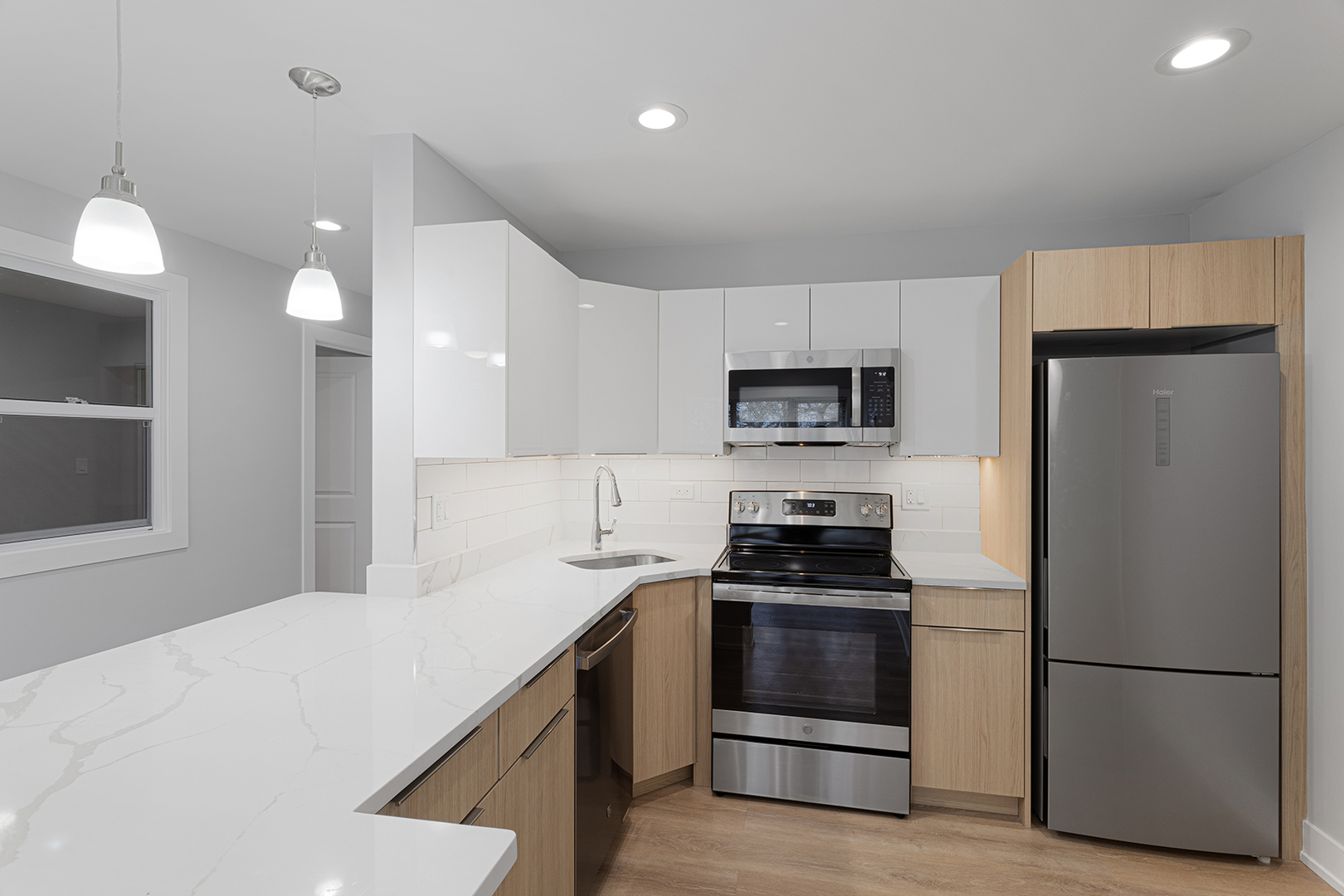 7070 North Sheridan Road, Unit 4S Chicago, IL 60626 - Photo 3 of 12