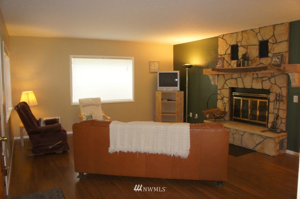 60 Point View Avenue Brinnon, WA 98320 - Photo 3 of 12 Gallery Image 3