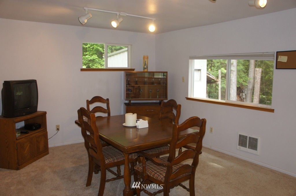 60 Point View Avenue Brinnon, WA 98320 - Photo 4 of 12 Gallery Image 4