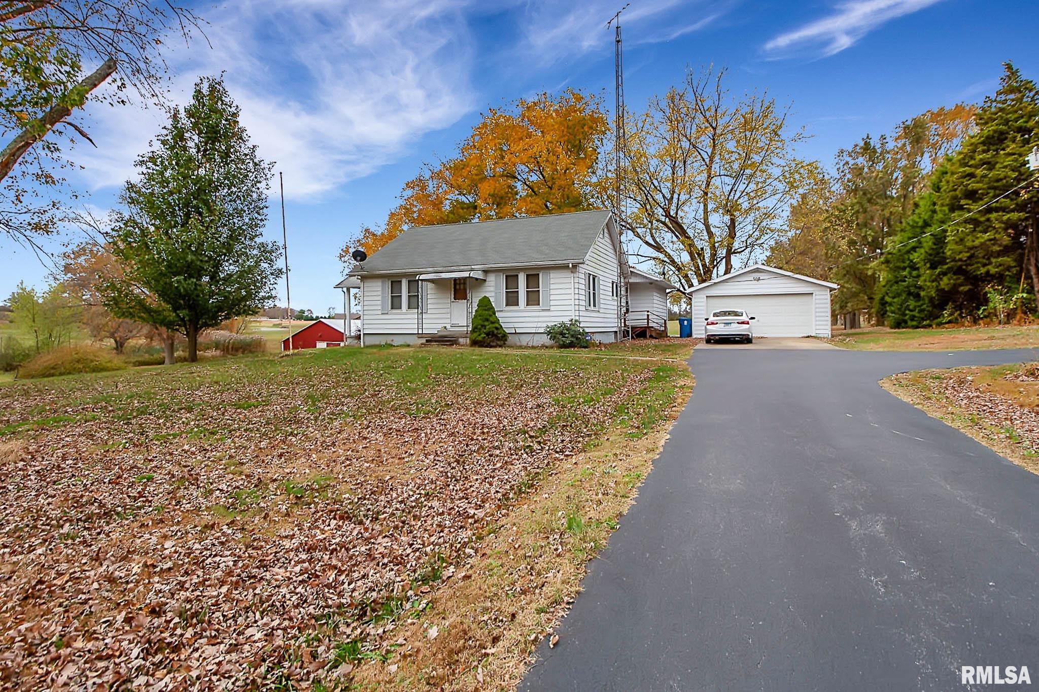 12563 Rend City Road Benton, IL 62812 - Photo 2 of 18