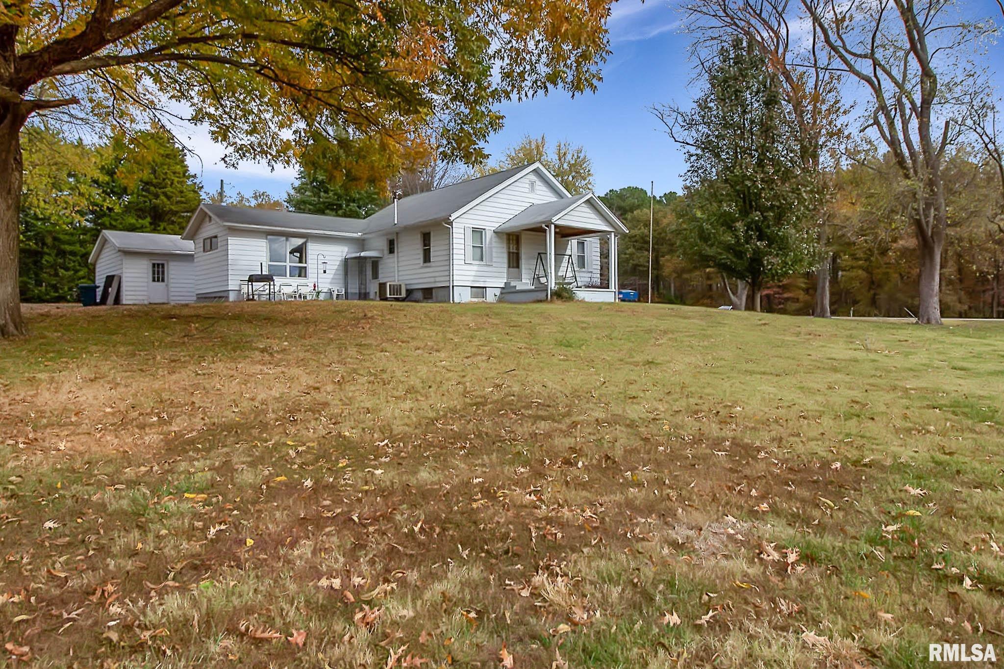 12563 Rend City Road Benton, IL 62812 - Photo 3 of 18