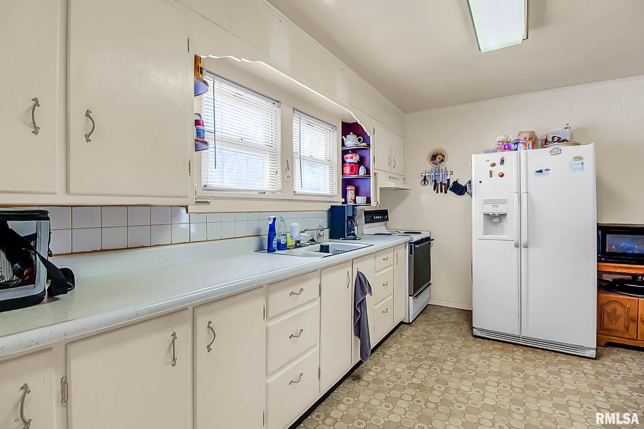 12563 Rend City Road Benton, IL 62812 - Photo 7 of 18
