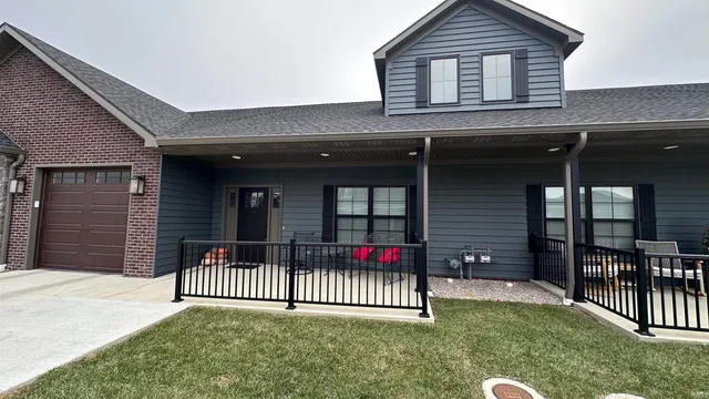 $1,950 | 3810 High Pointe Drive, Newburgh, IN 47630