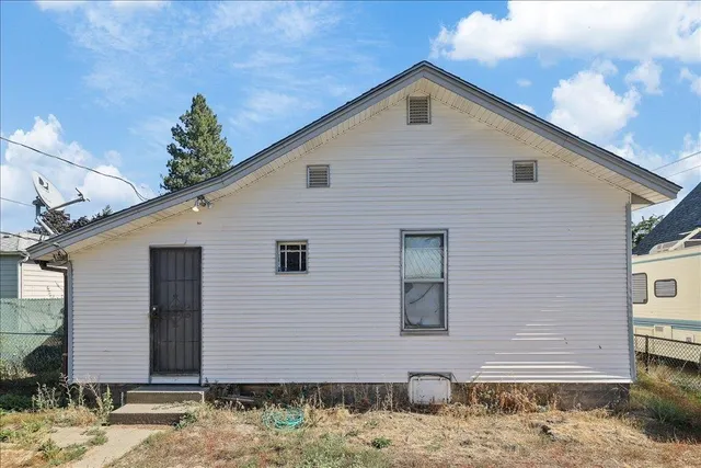 $270,000 | 4907 North Howard Street, Spokane, WA 99205