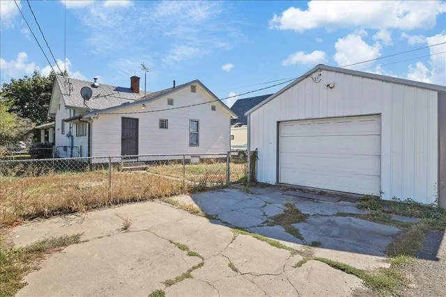 $270,000 | 4907 North Howard Street, Spokane, WA 99205
