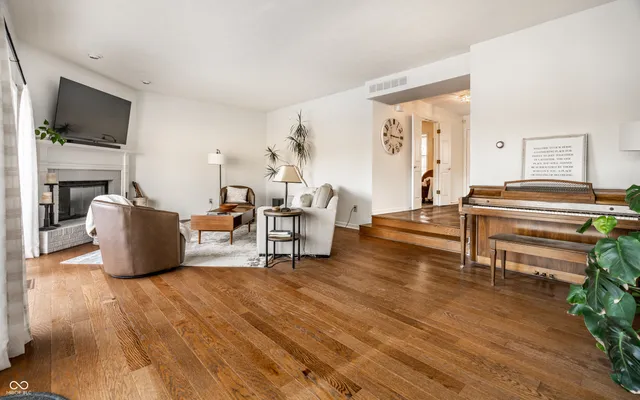 $799,900 | 3312 Bay Rd S Drive, Indianapolis, IN 46240