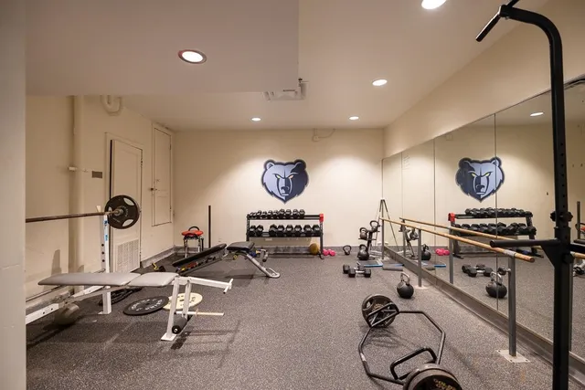 a very nice looking room with gym equipment
