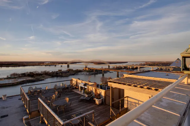 $180,000 | 66 Monroe Avenue, Unit 504, Memphis, TN 38103