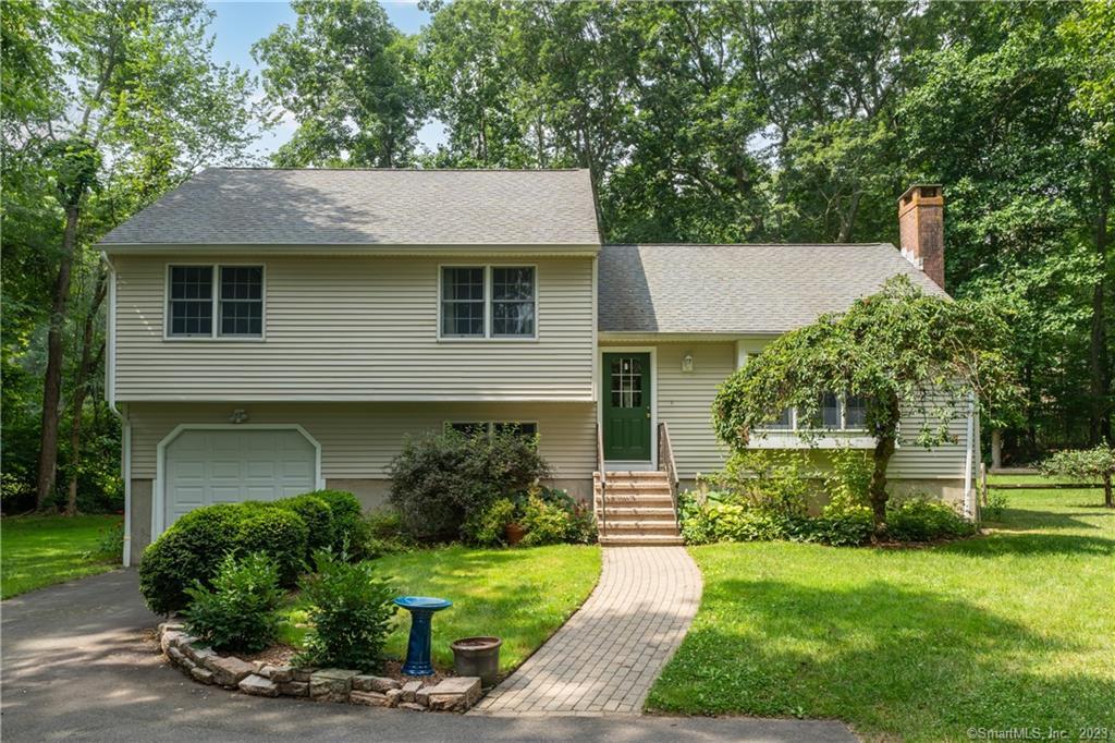 262 Foxwood Road Guilford, CT 06437 - Photo 1 of 1 Gallery Image 1