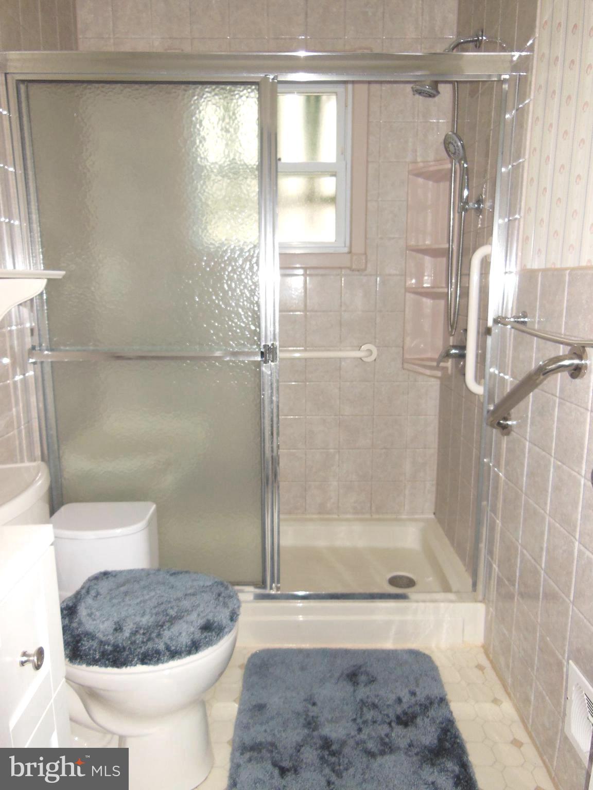 922 Seminole Road Frederick, MD 21701 - Photo 17 of 26 Full Bath w/Walk-in Shower