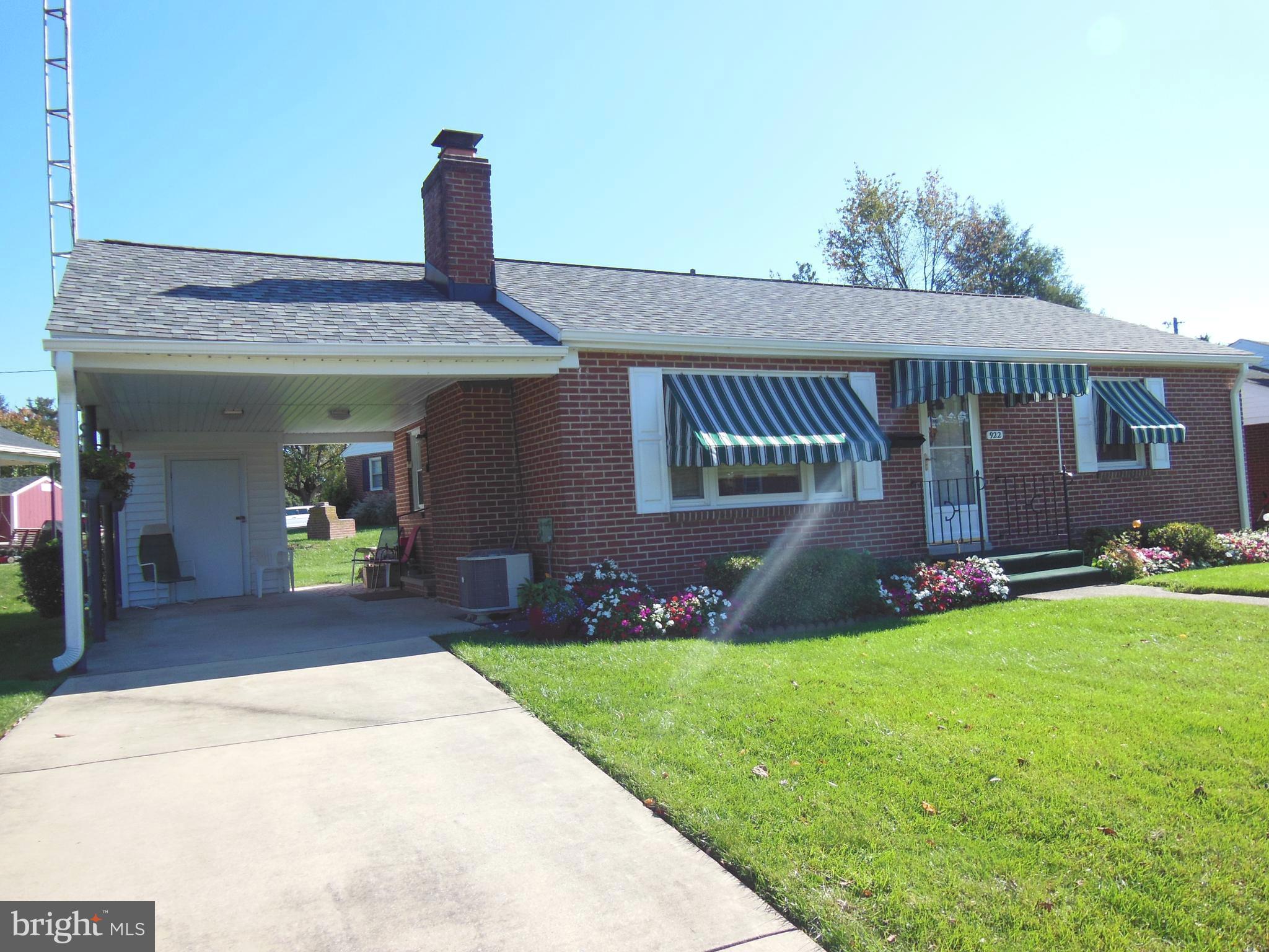922 Seminole Road Frederick, MD 21701 - Photo 3 of 26 Carport
