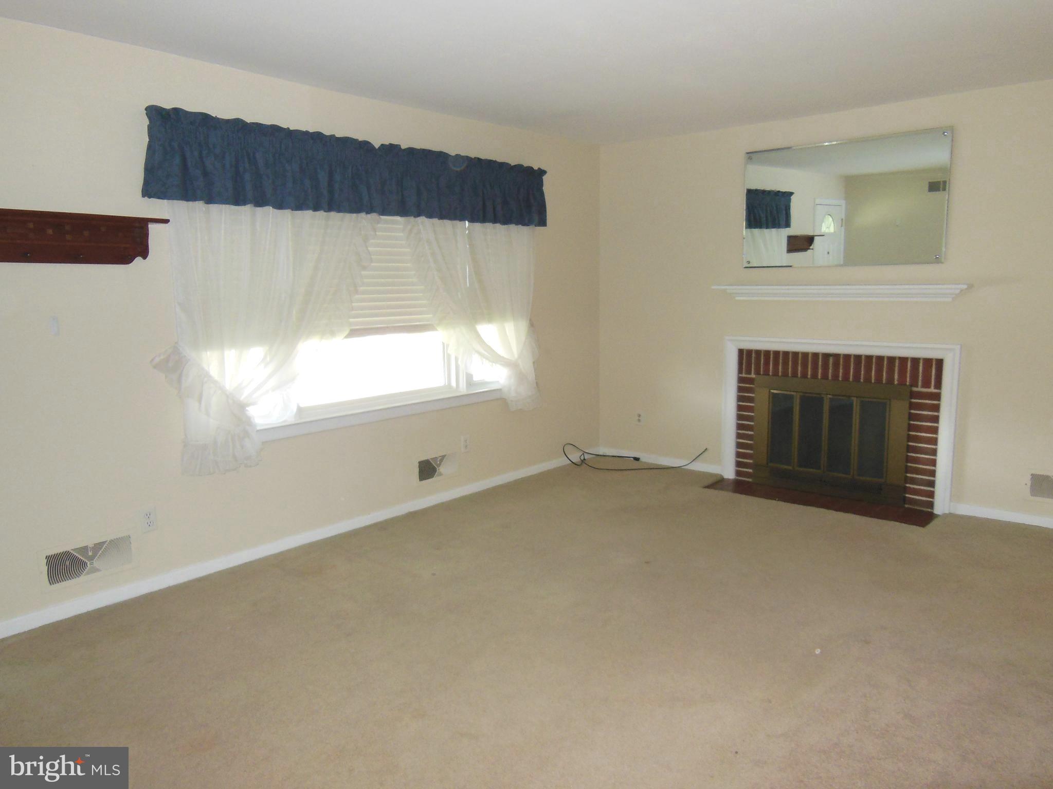 922 Seminole Road Frederick, MD 21701 - Photo 8 of 26 Living Room