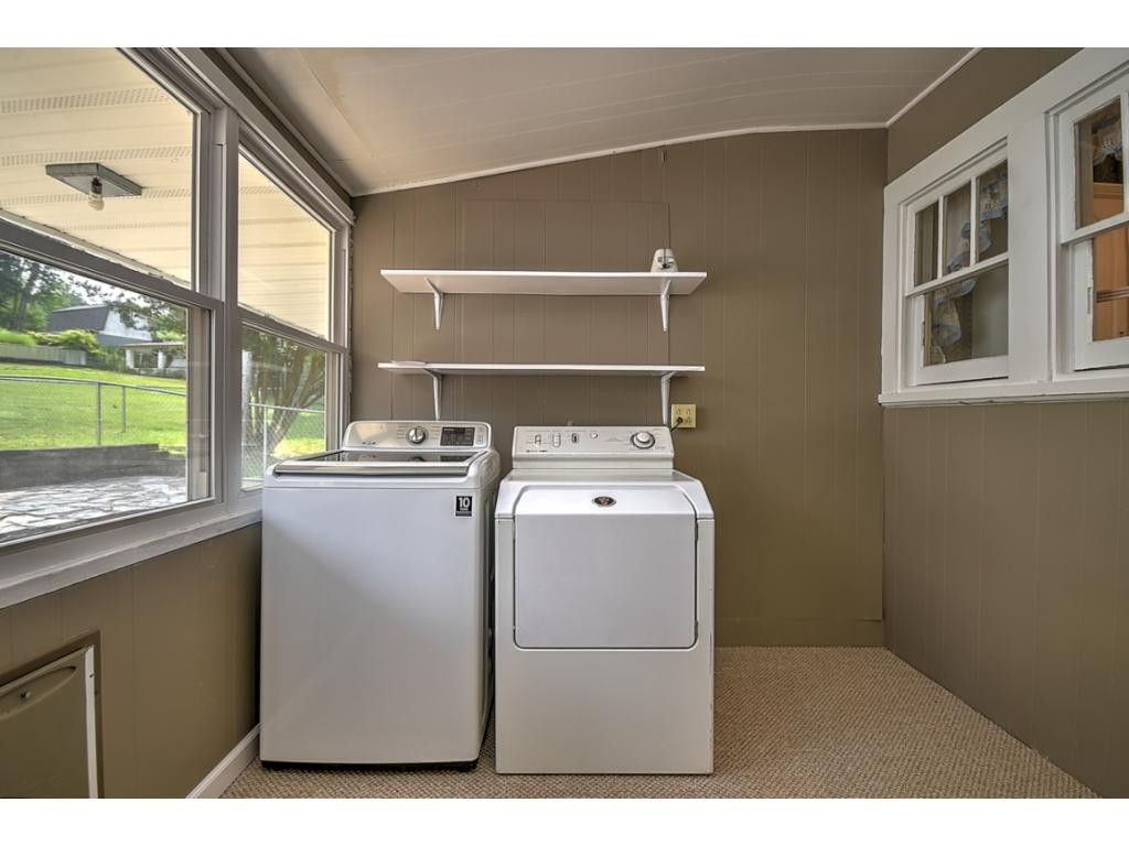 319 Broad Street Erwin, TN 37650 - Photo 14 of 36 INCLUDED