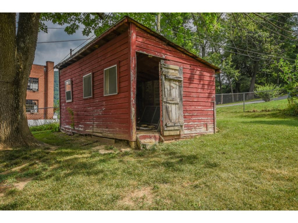319 Broad Street Erwin, TN 37650 - Photo 35 of 36 Photo 35