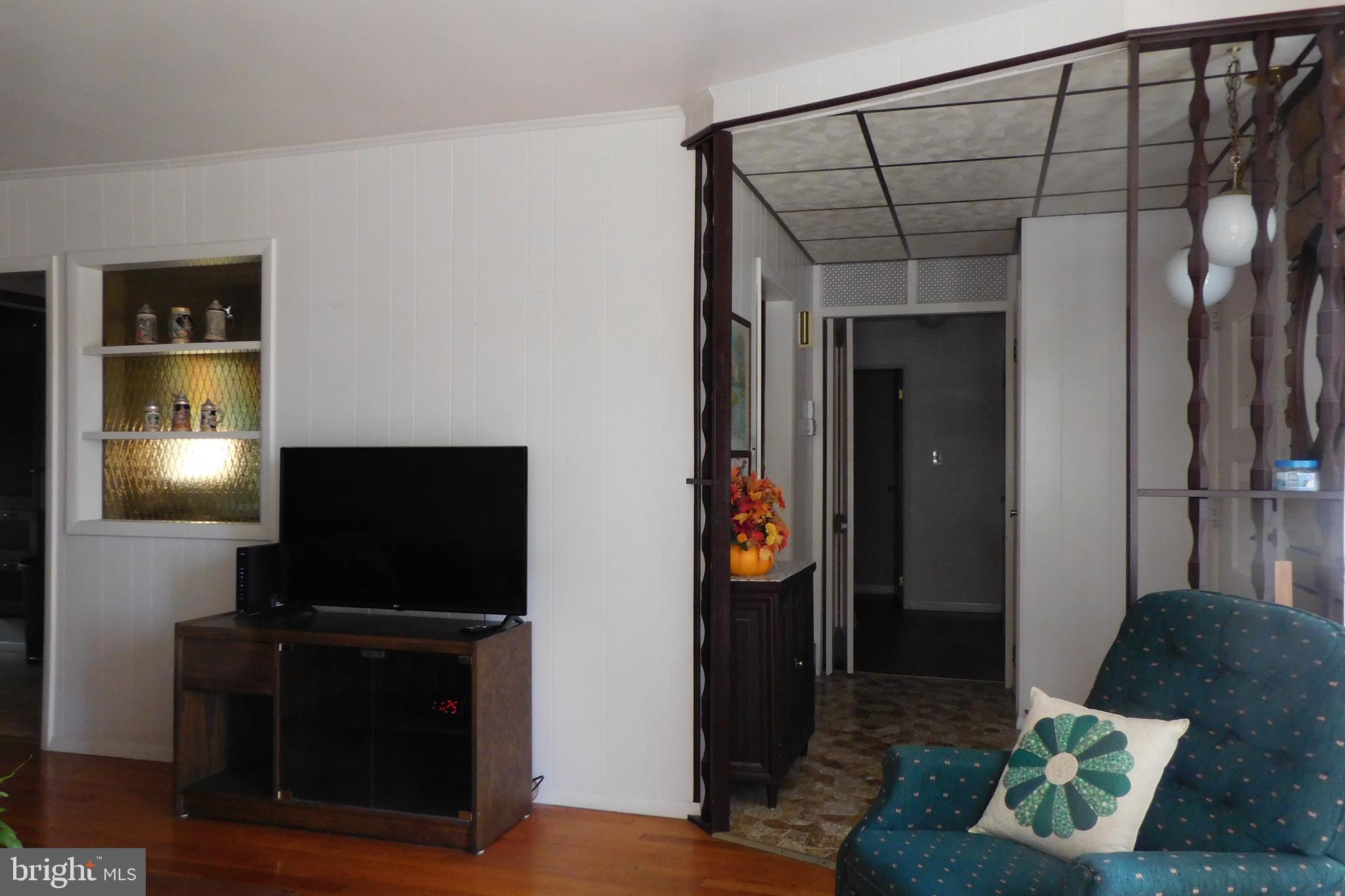13 Litle Avenue Riverside, NJ 08075 - Photo 16 of 42 ENTRANCE FOYER FROM LIVING ROOM