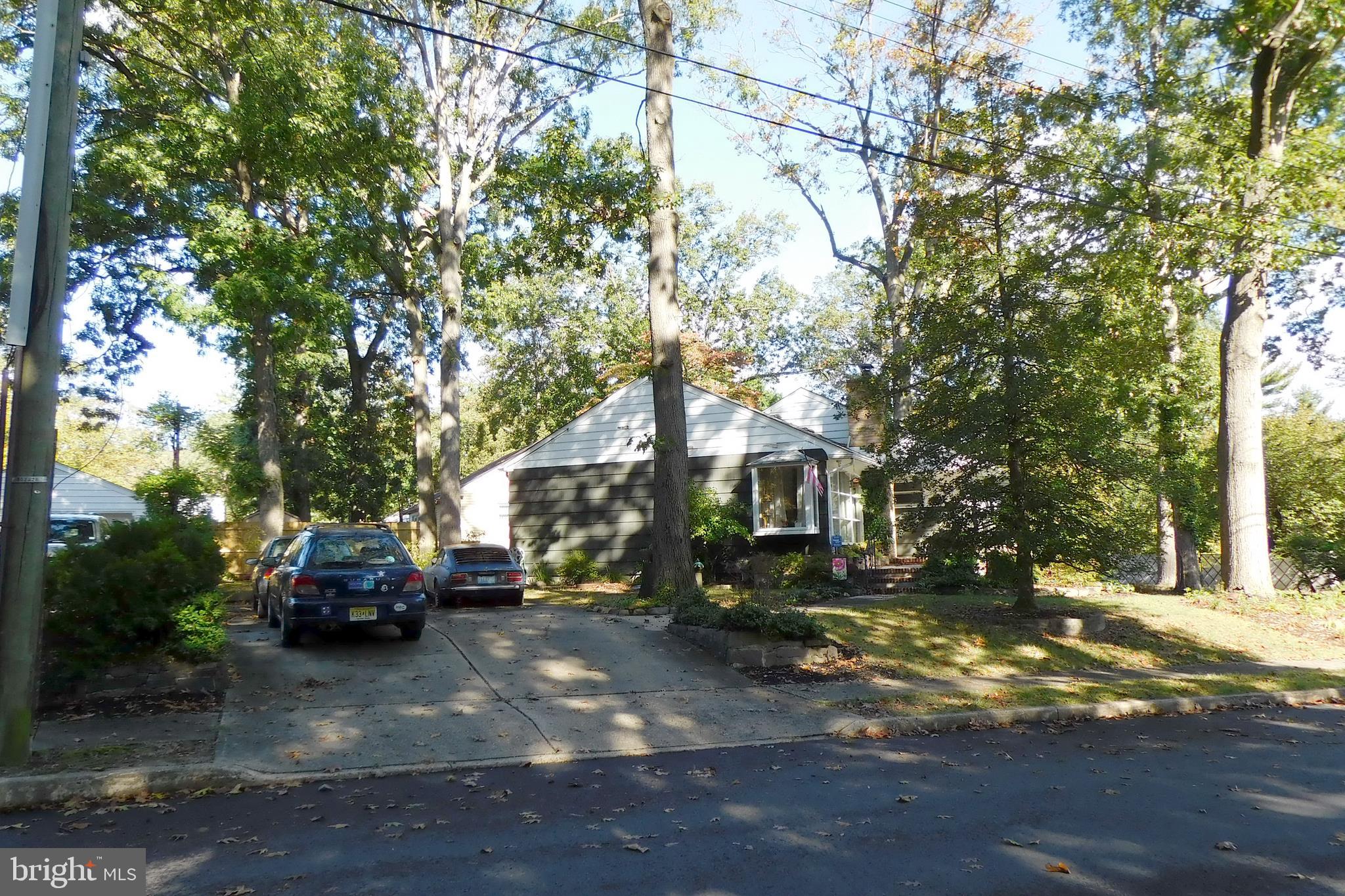 13 Litle Avenue Riverside, NJ 08075 - Photo 5 of 42 SHOWING LARGE DRIVEWAY