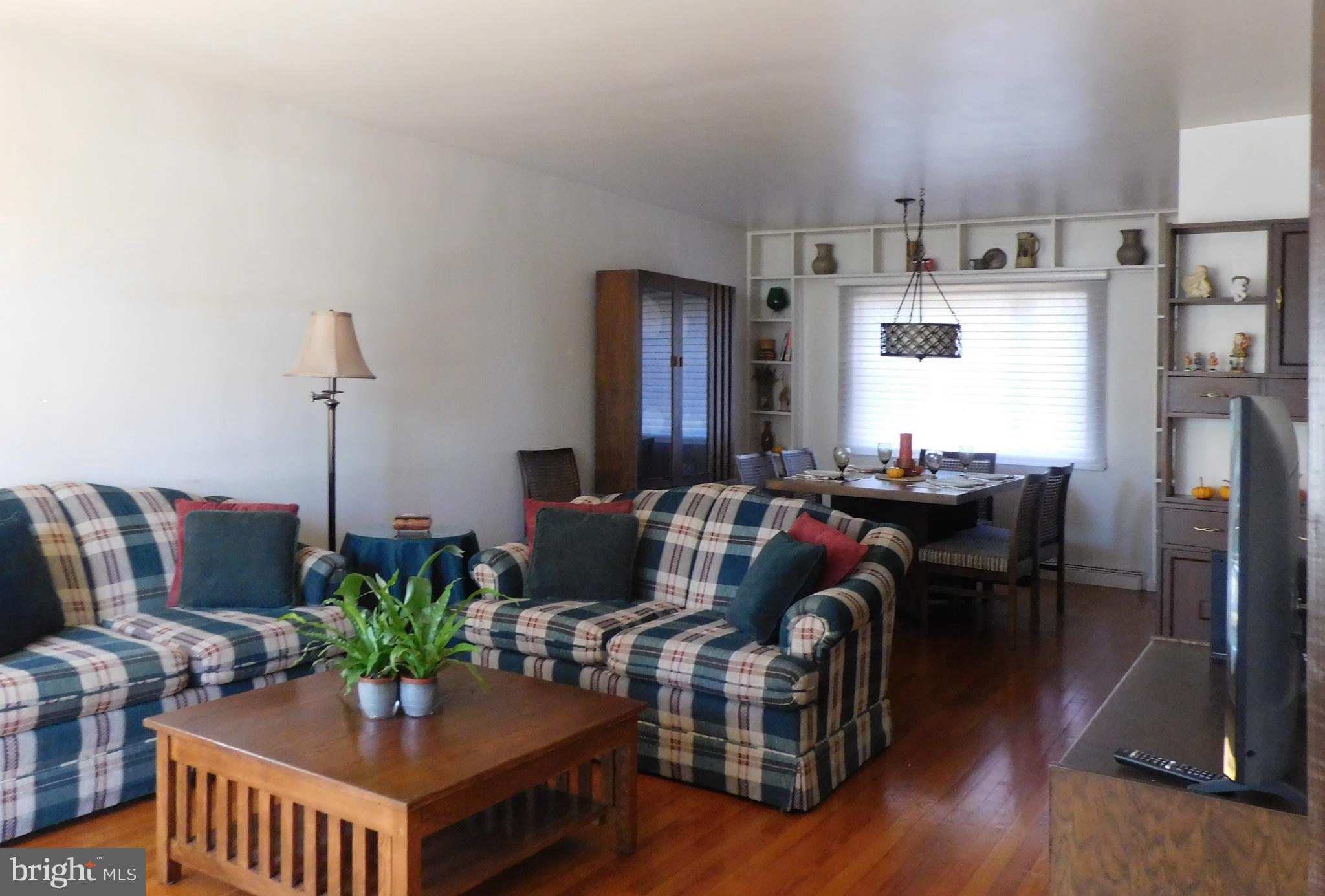 13 Litle Avenue Riverside, NJ 08075 - Photo 8 of 42 LIVING ROOM