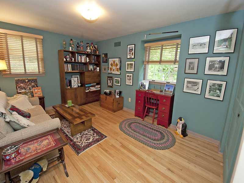 1716 Fox Chapel Road Pittsburgh, PA 15238 - Photo 11 of 21 Bedroom.