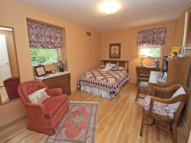 1716 Fox Chapel Road Pittsburgh, PA 15238 - Photo 15 of 21 Bedroom.