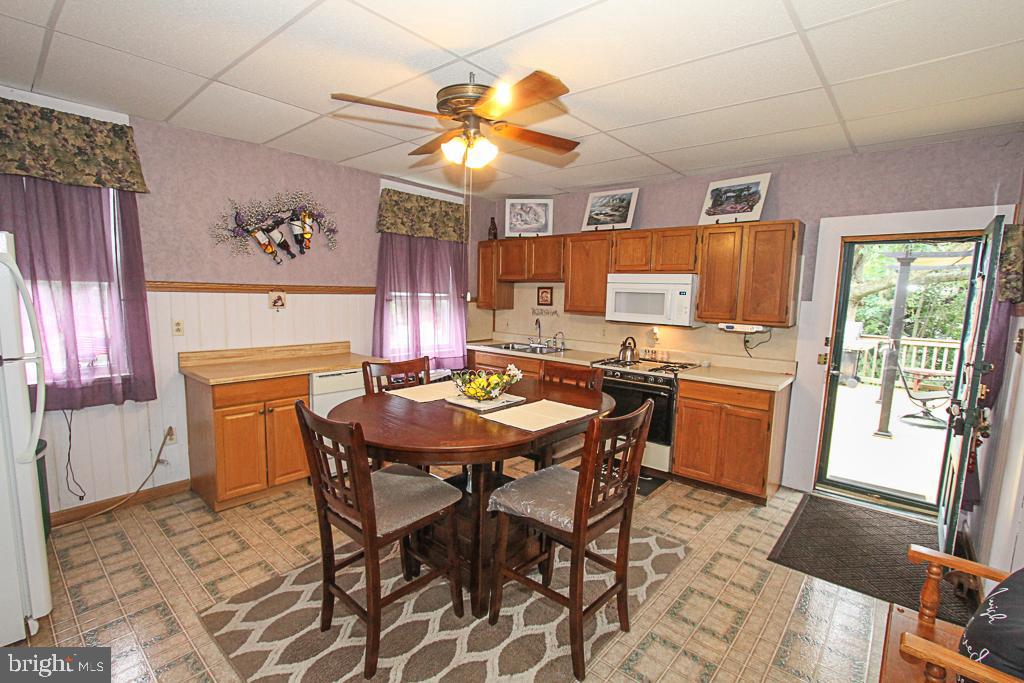 2085 Spinnerstown Road Quakertown, PA 18951 - Photo 5 of 31 Gallery Image 5