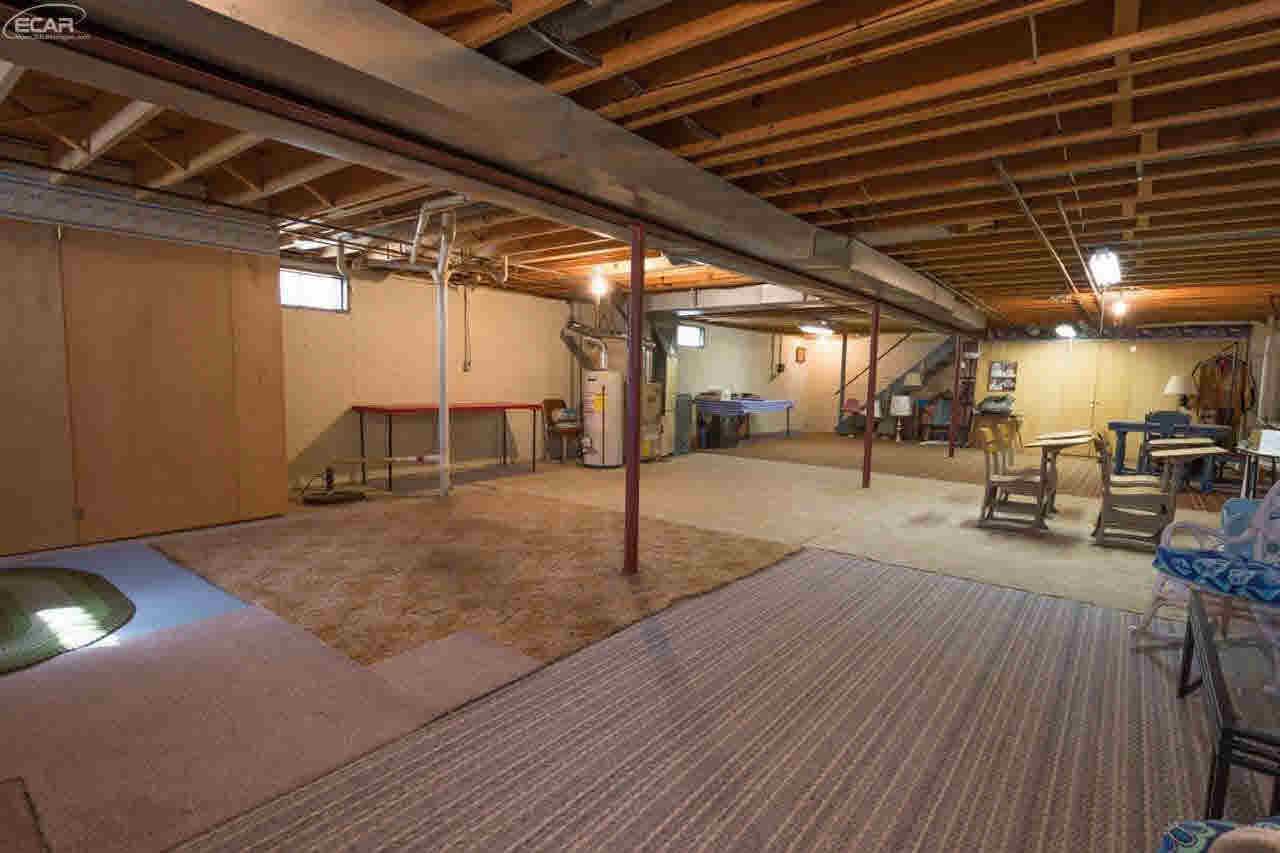 3076 Old Farm Road Flint, MI 48507 - Photo 17 of 19 21272681-16.JPG