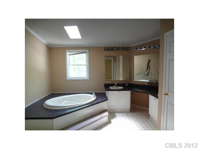 3303 Oscar Privette Road Matthews, NC 28104 - Photo 6 of 10 Gallery Image 6