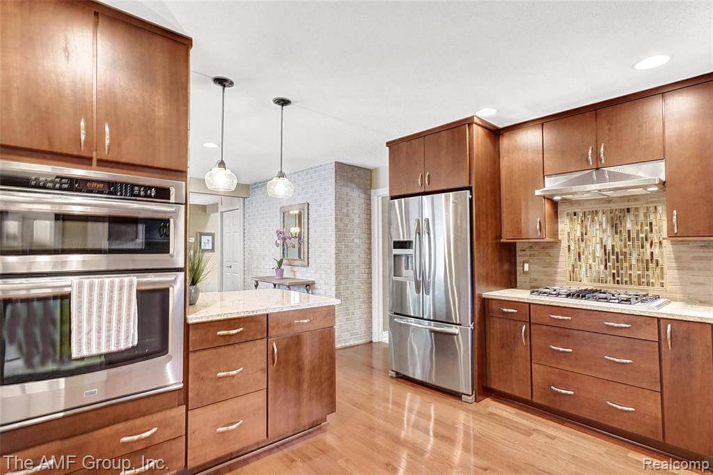 2695 Dutton Road Rochester Hills, MI 48306 - Photo 6 of 41