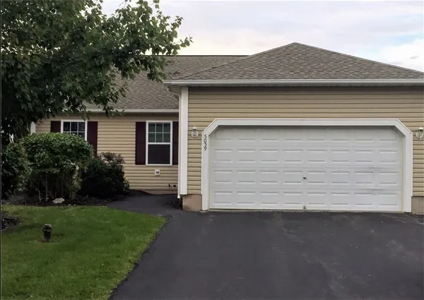 $310,500 | 5059 Betsy Ross Way, Salina, NY 13088