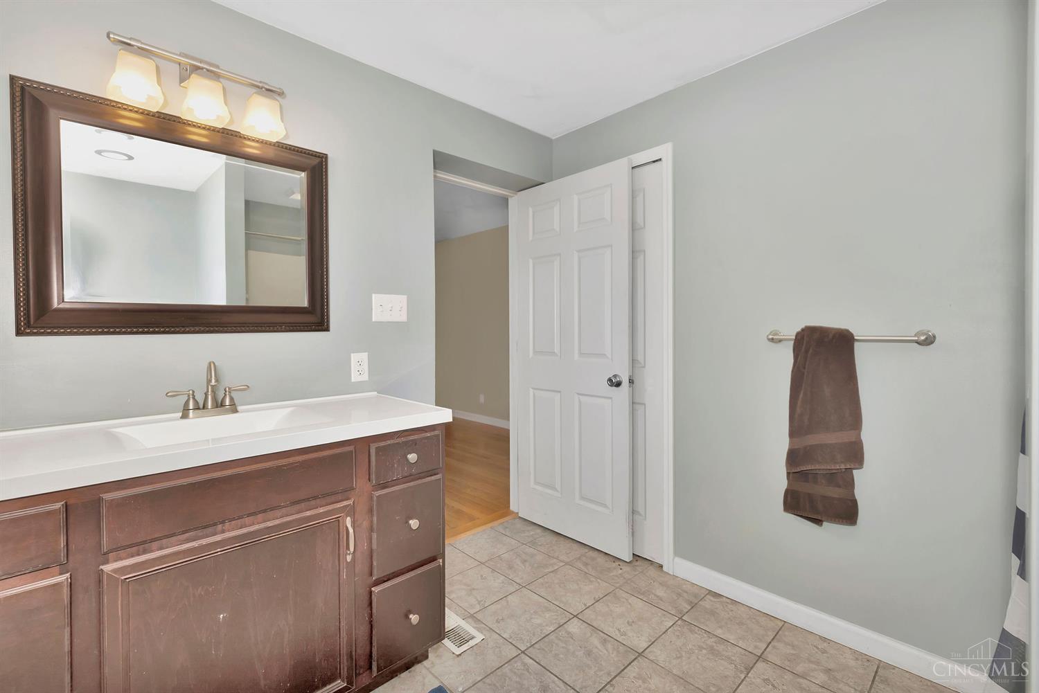 3796 Blue Rock Road Cincinnati, OH 45247 - Photo 38 of 44