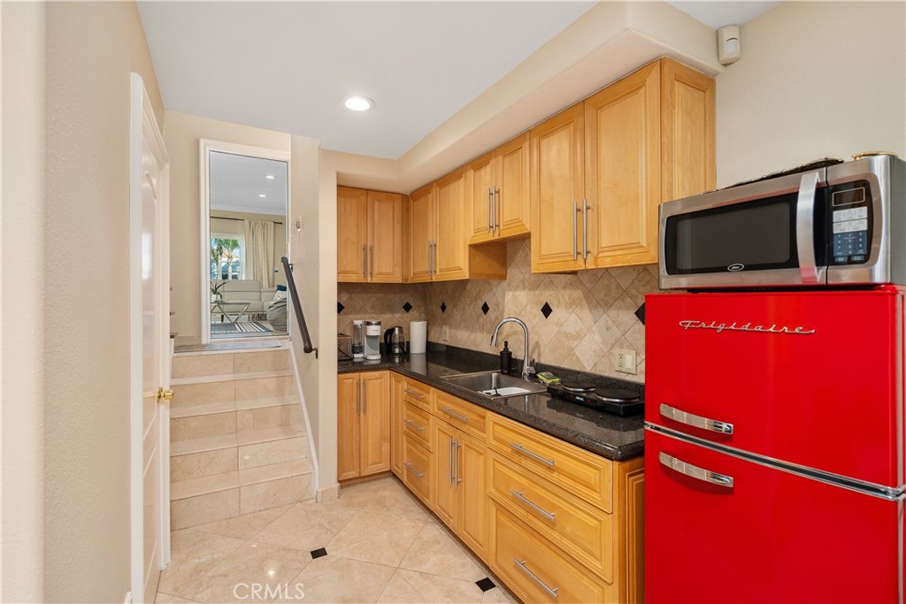 7901 Berger Avenue Playa del Rey, CA 90293 - Photo 27 of 67 extra mini kitchen