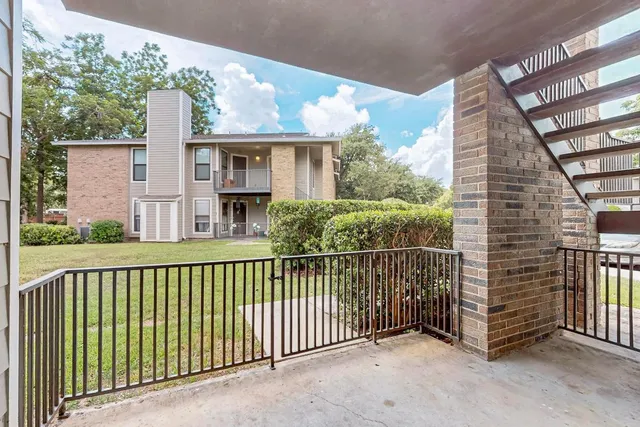 a view of utility room