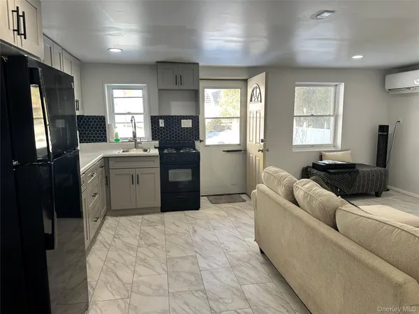 $2,100 | Undisclosed Address, Yonkers, NY 10701