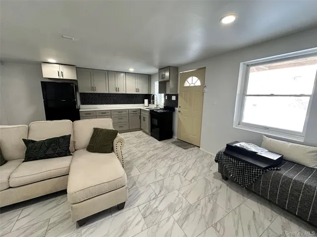 $1,900 | 245 Glenhill Avenue, Unit 1, Yonkers, NY 10701