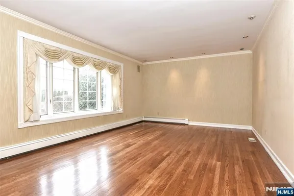 $4,500 | 411 10th Street, Unit 1, Palisades Park, NJ 07650