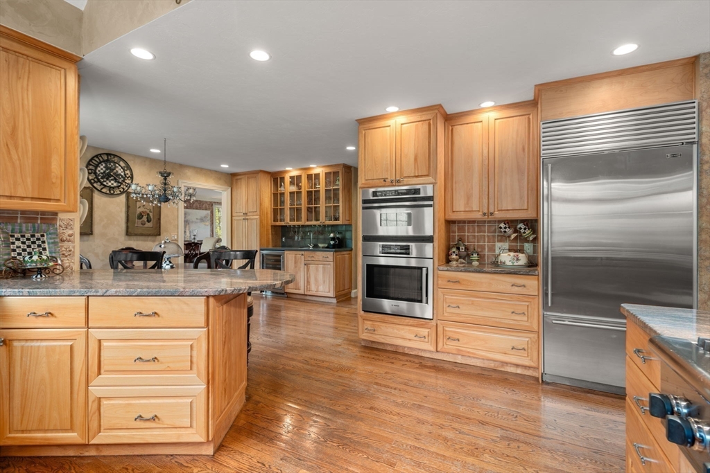 71 Sears Road Southborough, MA 01772 - Photo 9 of 39