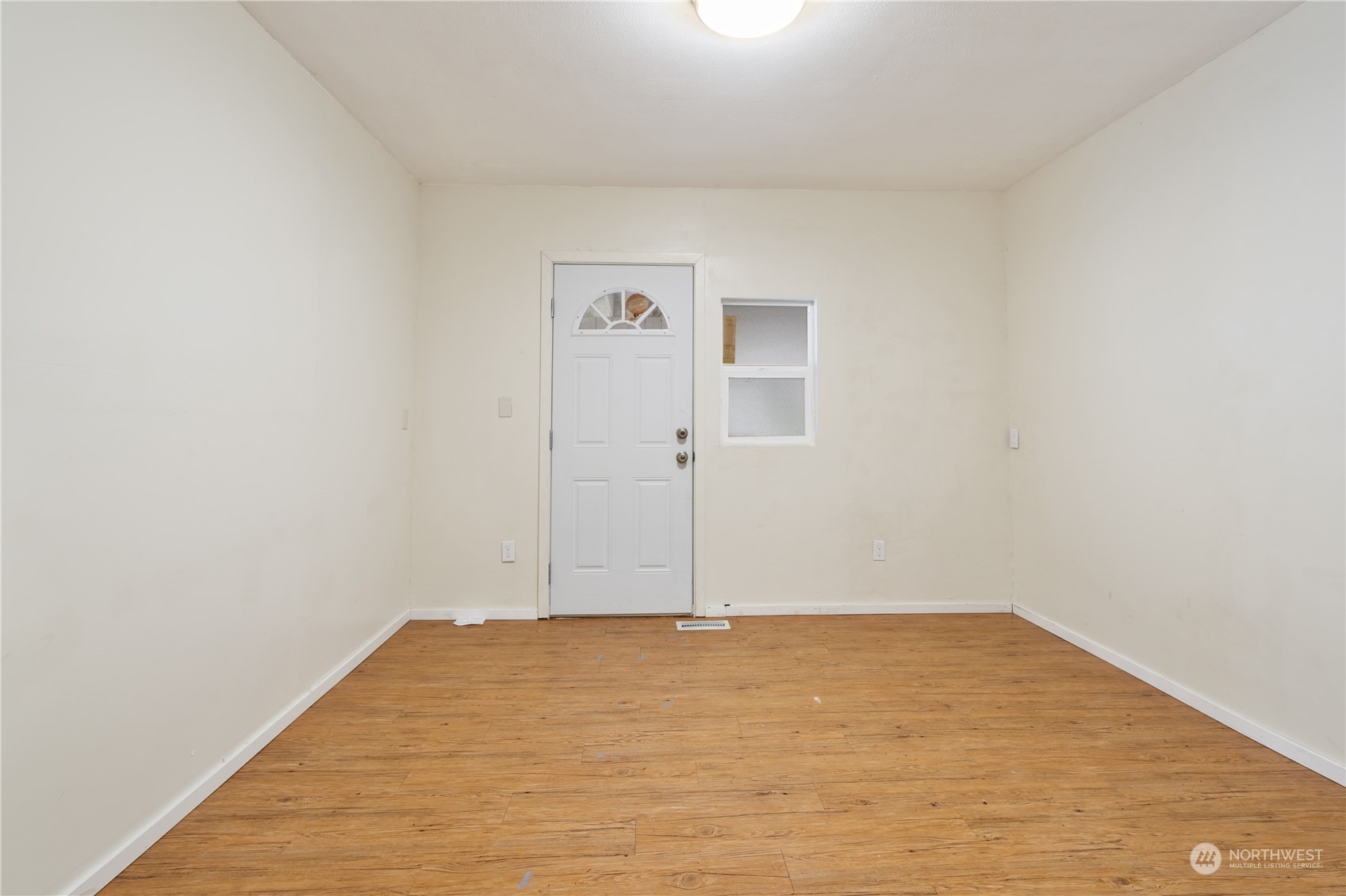 11632 24th Avenue South Seattle, WA 98168 - Photo 18 of 38 a view of empty room