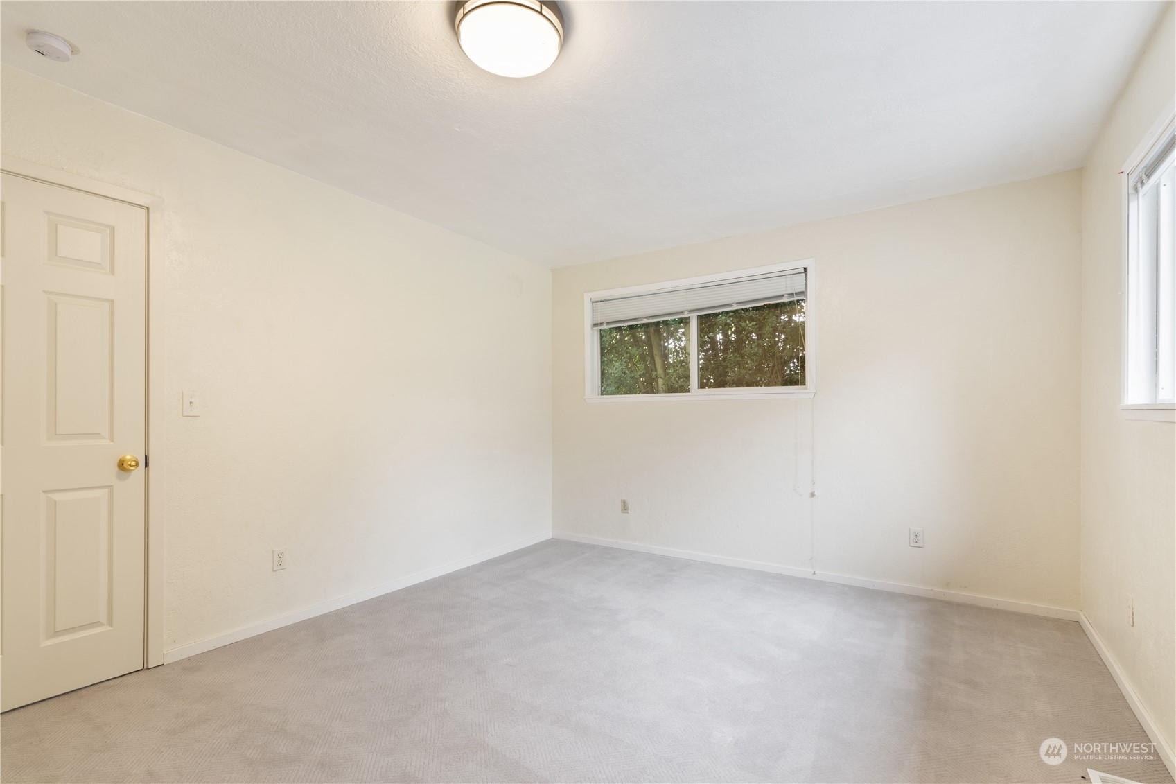 11632 24th Avenue South Seattle, WA 98168 - Photo 21 of 38