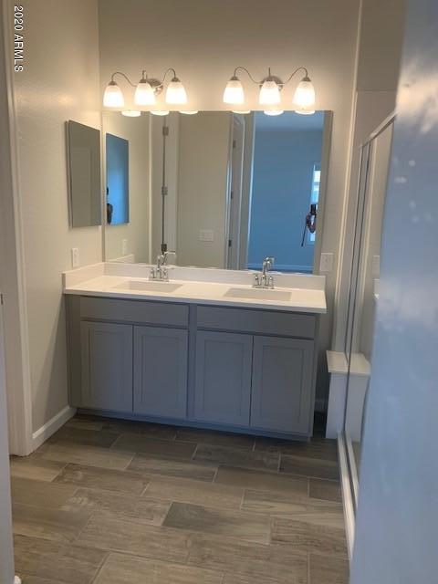 4329 East Berkeley Road Phoenix, AZ 85008 - Photo 15 of 19 Quinn master bathroom