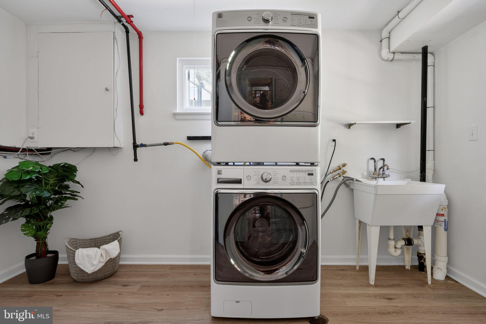 109 Bluff Terrace Silver Spring, MD 20902 - Photo 30 of 64 Large laundry room with full-size washer and dryer