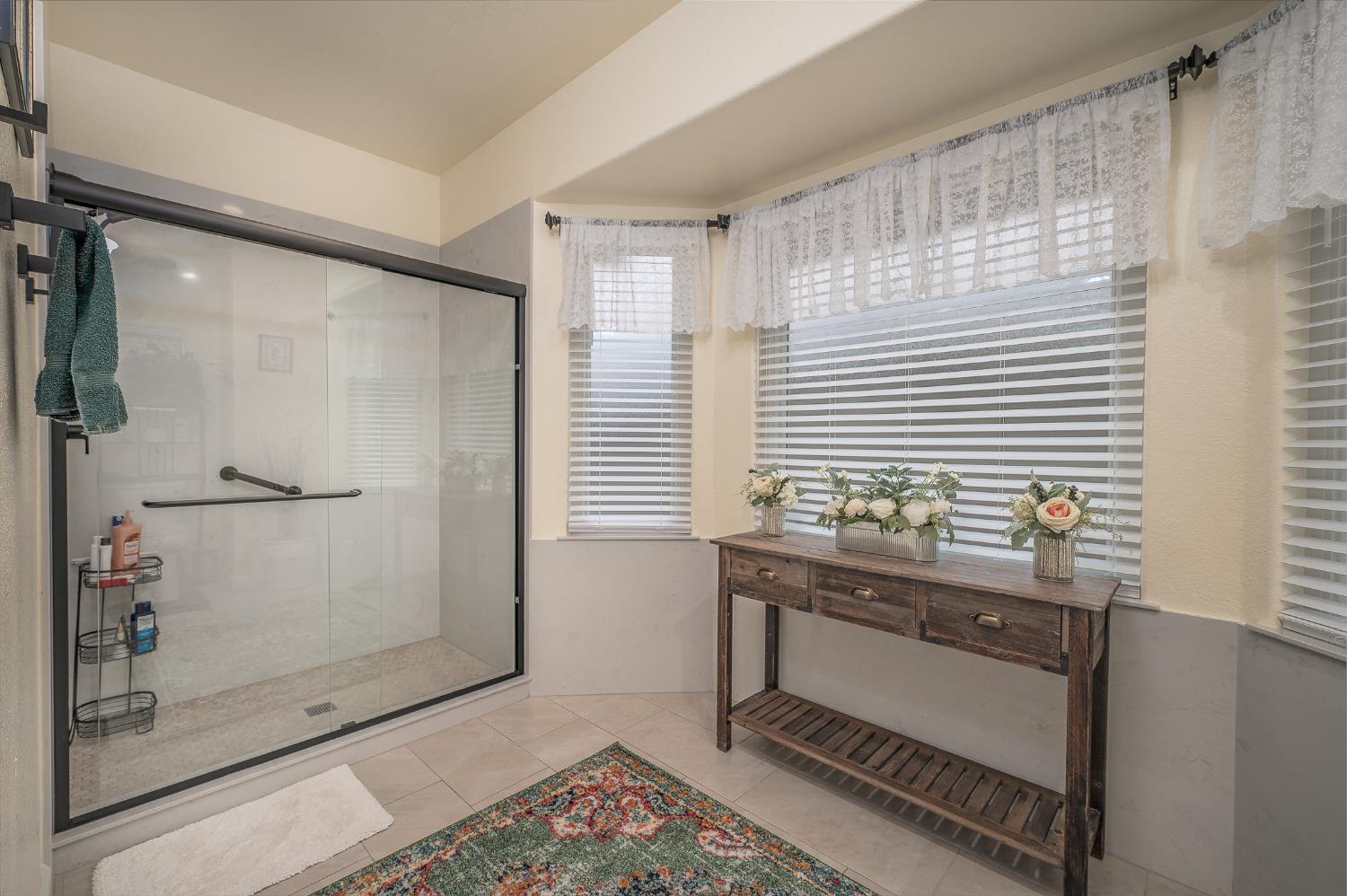 1850 Hammond Drive Turlock, CA 95382 - Photo 30 of 57 a room with a table and chairs