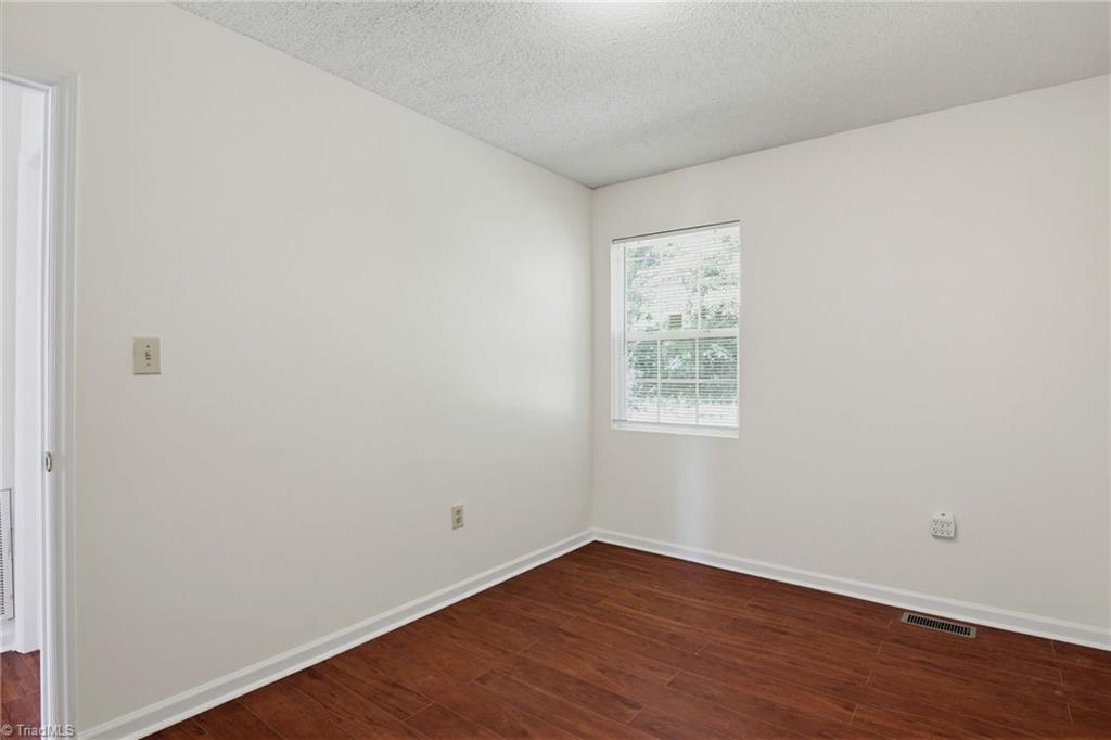 1528 Ambridge Court High Point, NC 27265 - Photo 22 of 28