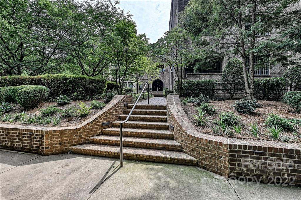 255 Queens Road Charlotte, NC 28204 - Photo 3 of 36 Gallery Image 3