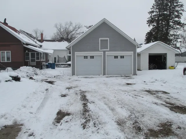 $189,900 | 144 West Pearl Street, Coldwater, MI 49036